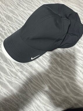 Nike Black and White Performance Baseball Cap